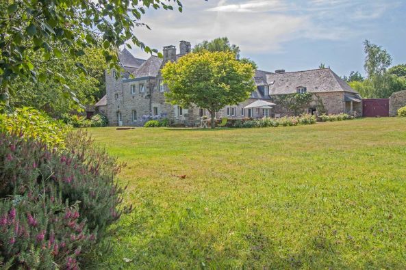 Sale Manor house Pont-l'Abbé 10&nbsp;Rooms 305&nbsp;m²