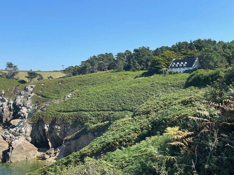 house 9 Rooms for sale on DOUARNENEZ (29100)