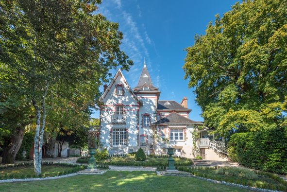 Vente Maison de maître Auray 10&nbsp;Pièces 250&nbsp;m²