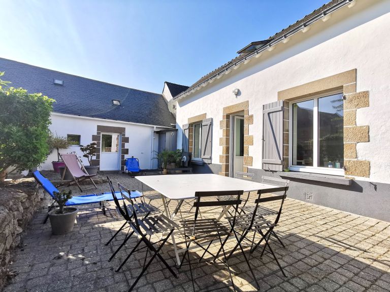 house 7 Rooms for sale on GUERANDE (44350)