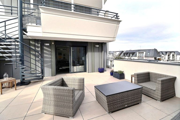apartment 5 Rooms for sale on LE POULIGUEN (44510)