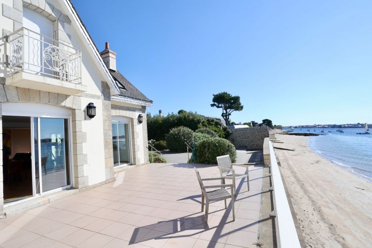 house 8 Rooms for sale on LARMOR PLAGE (56260)