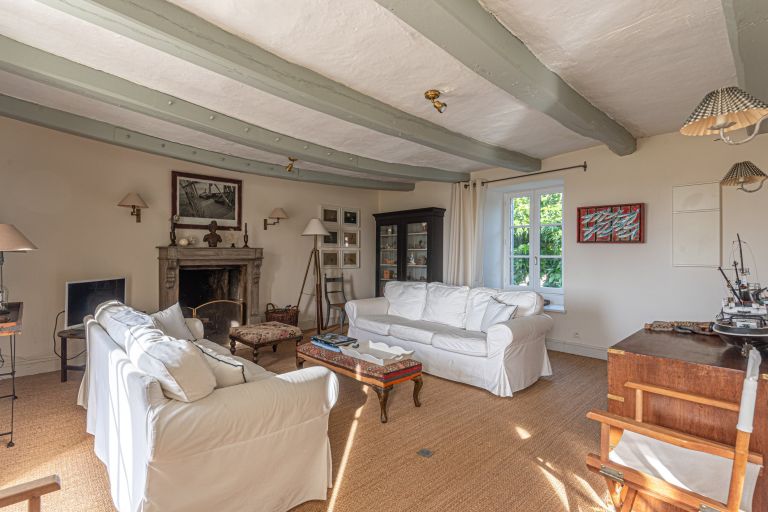 fisherman's house 4 Rooms for sale on LARMOR BADEN (56870)