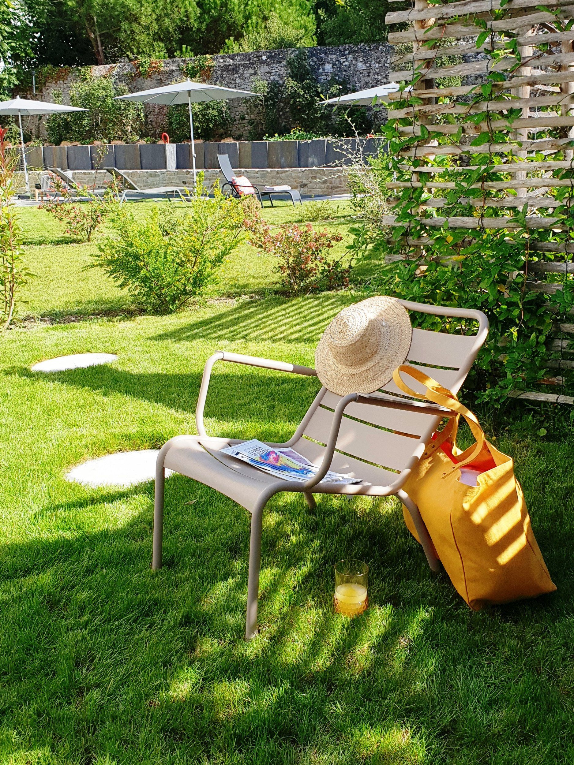 villa 9 Rooms for seasonal rent on BATZ SUR MER (44740)