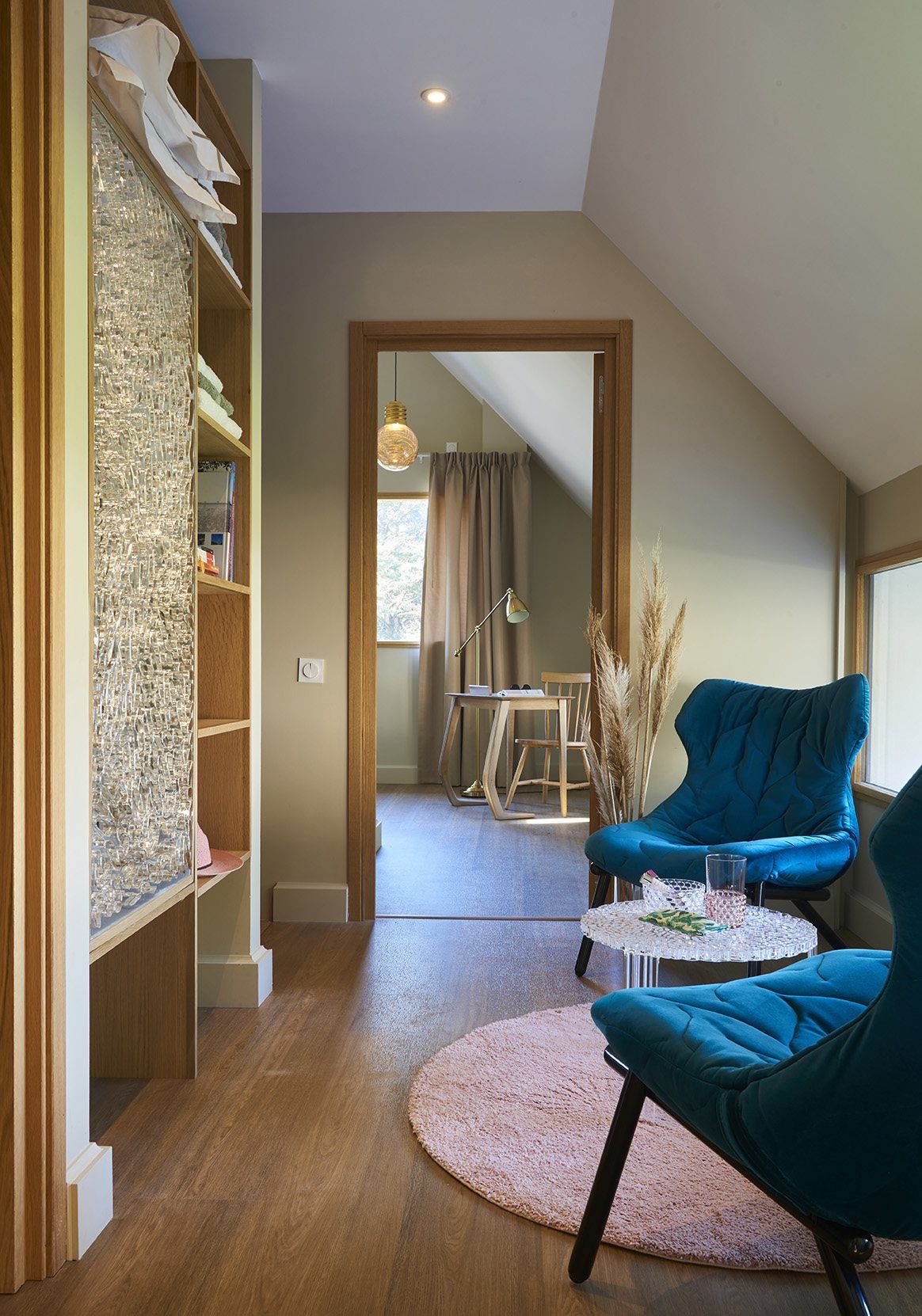 villa 9 Rooms for seasonal rent on BATZ SUR MER (44740)