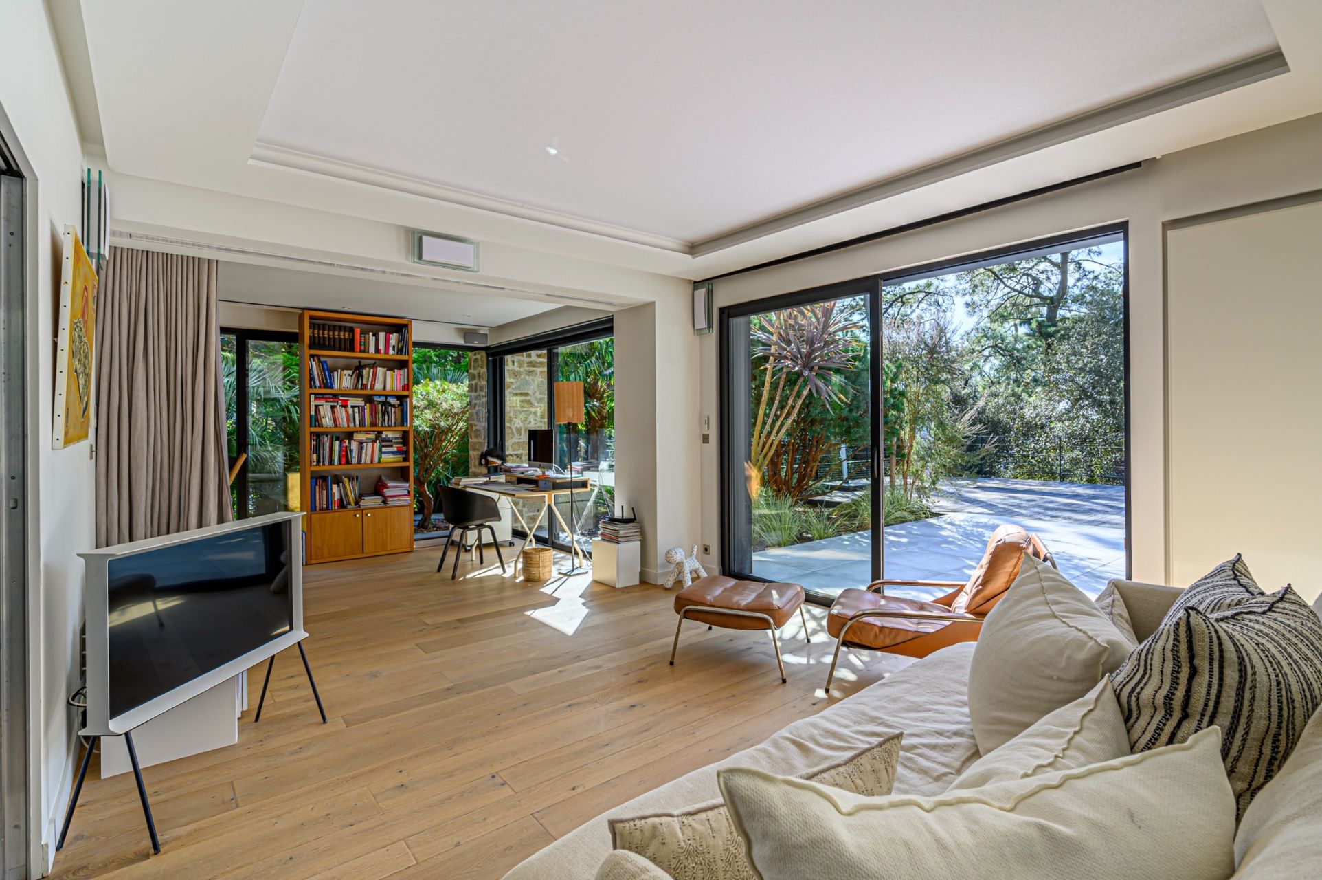 architect's house 10 Rooms for sale on LA BAULE (44500)