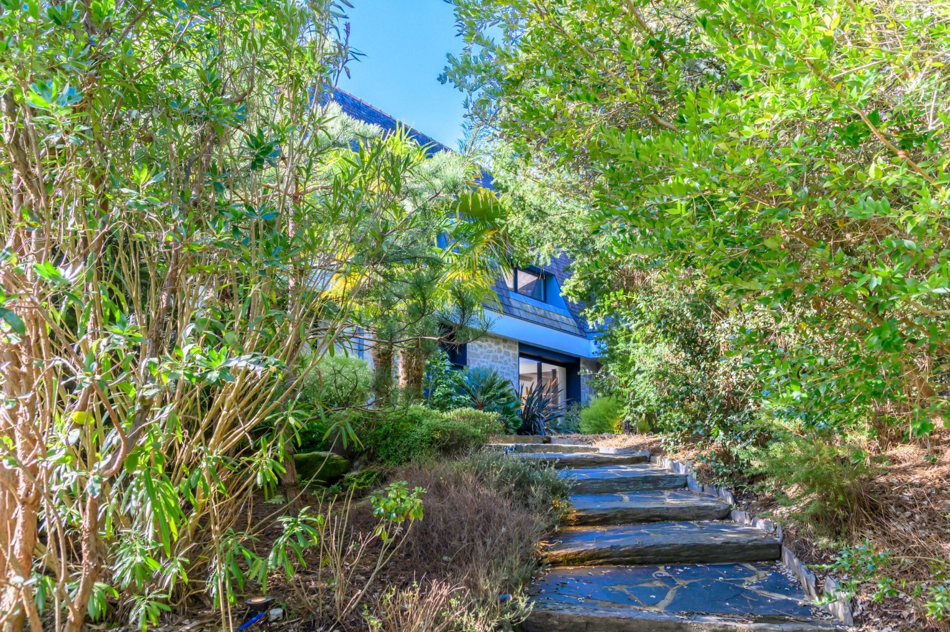 architect's house 10 Rooms for sale on LA BAULE (44500)