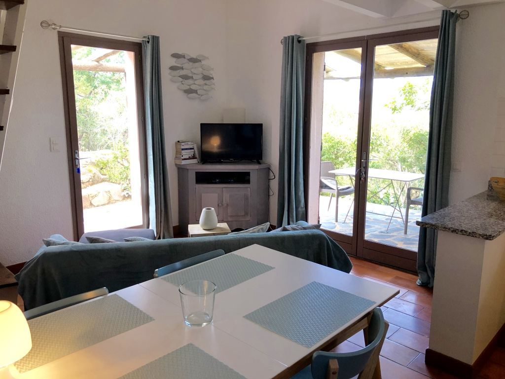 house 4 Rooms for seasonal rent on PORTO VECCHIO (20137)