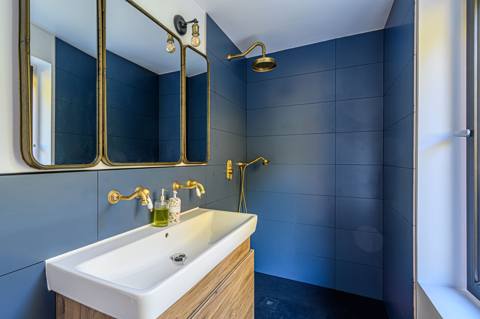 house 8 Rooms for seasonal rent on GOUESNACH (29950)