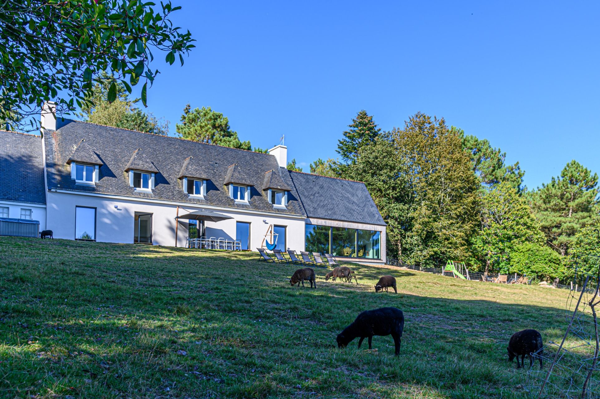 maison 8 Pièces en location saisonnière sur GOUESNACH (29950)