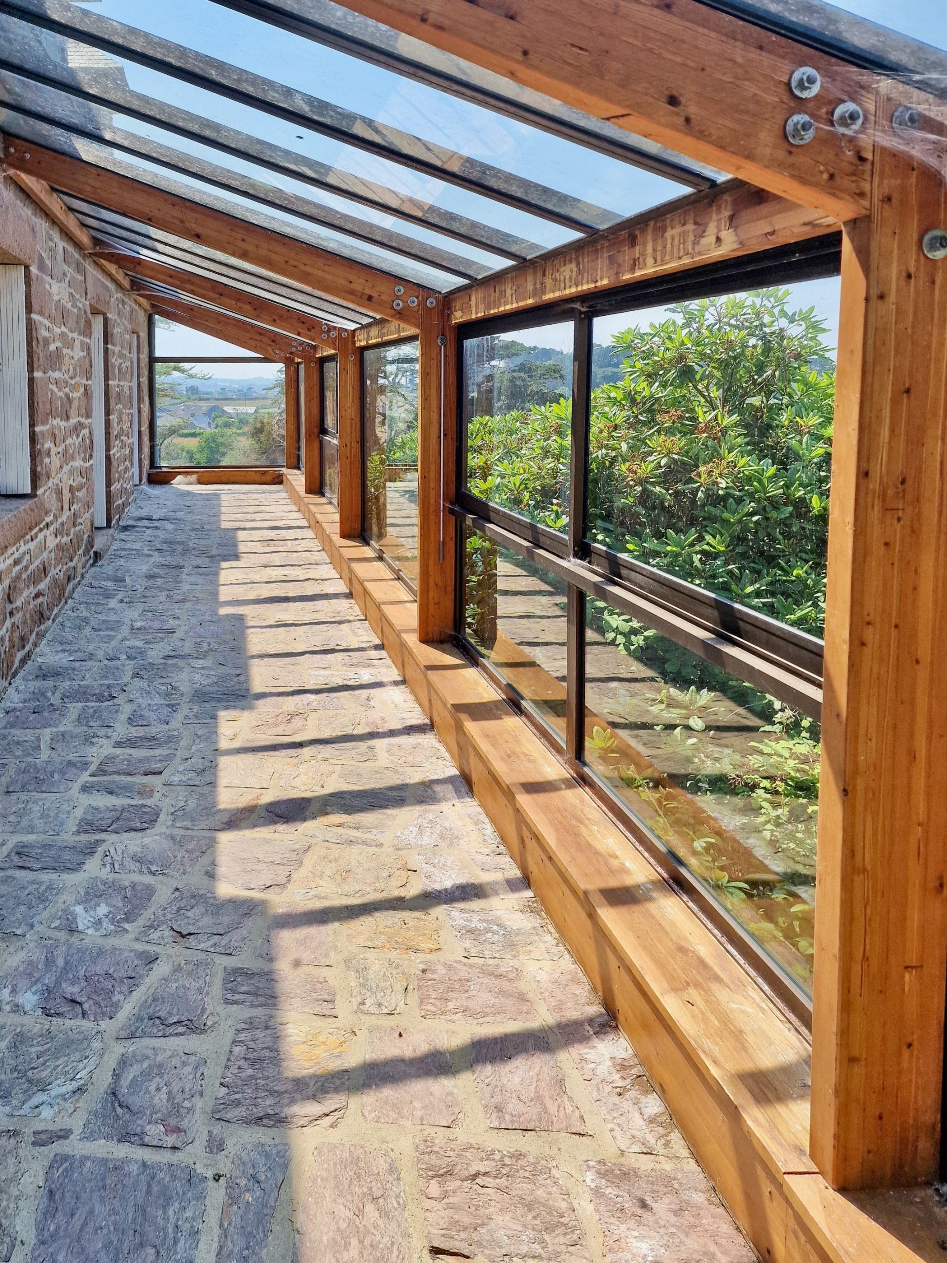 maison 15 Pièces en vente sur PLOUGRESCANT (22820)