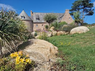 maison 15 Pièces en vente sur PLOUGRESCANT (22820)