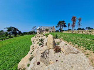 maison 15 Pièces en vente sur PLOUGRESCANT (22820)