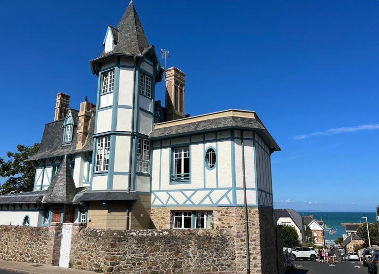 manor house 9 Rooms for seasonal rent on PLENEUF VAL ANDRE (22370)
