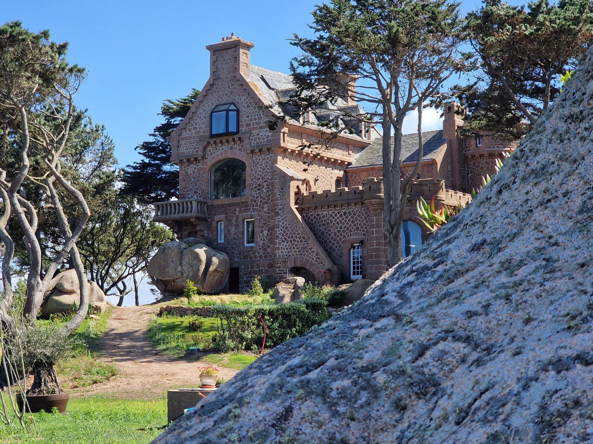 maison 10 Pièces en vente sur TREGASTEL (22730)