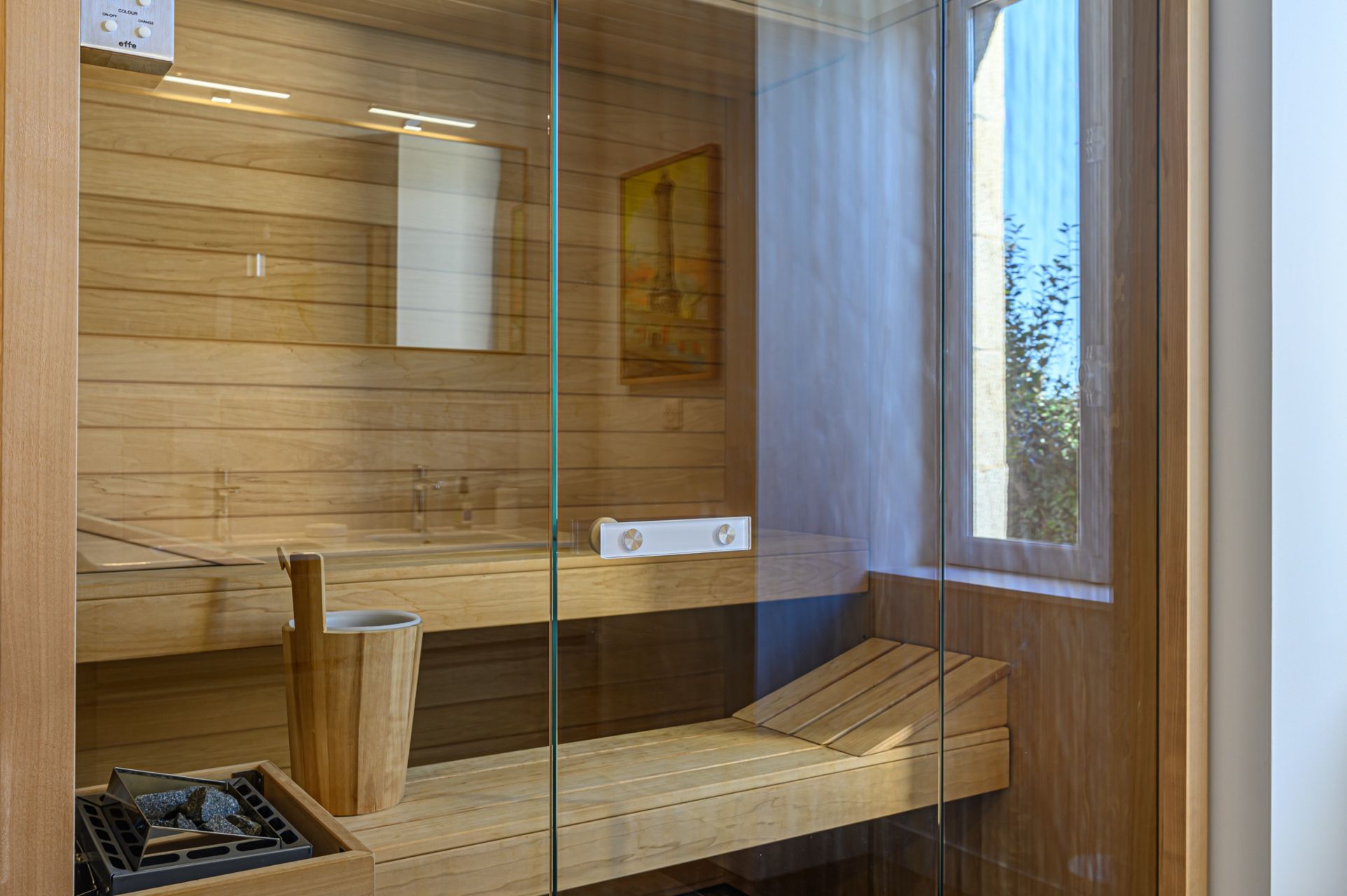 house 6 Rooms for seasonal rent on PENMARCH (29760)