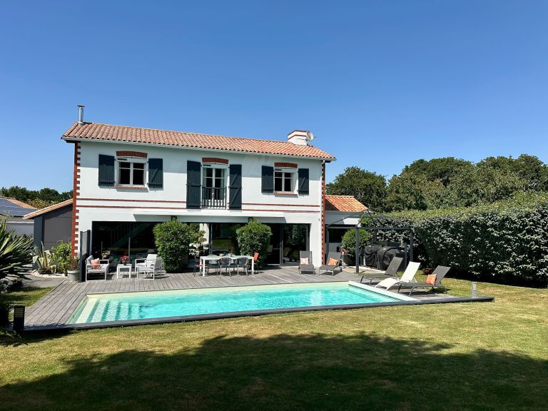 maison 8 Pièces en vente sur PORNIC (44210)