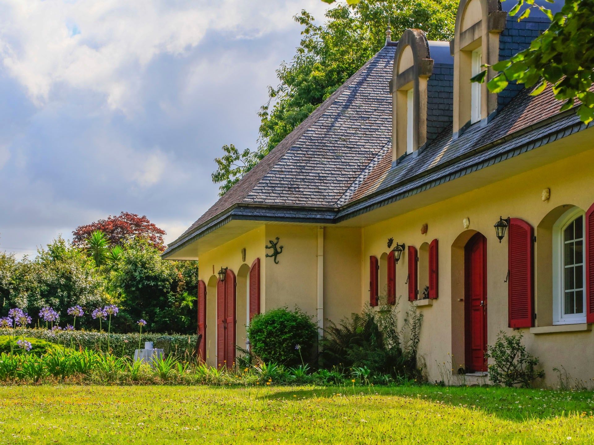 house 10 Rooms for sale on DIRINON (29460)