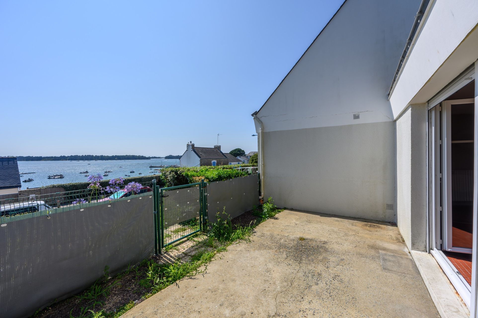 house 4 Rooms for sale on LARMOR BADEN (56870)