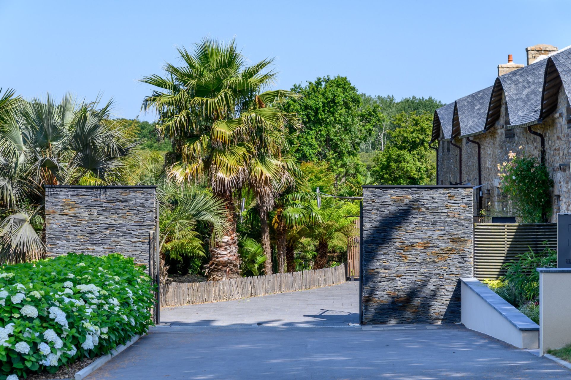 long house 8 Rooms for seasonal rent on BADEN (56870)