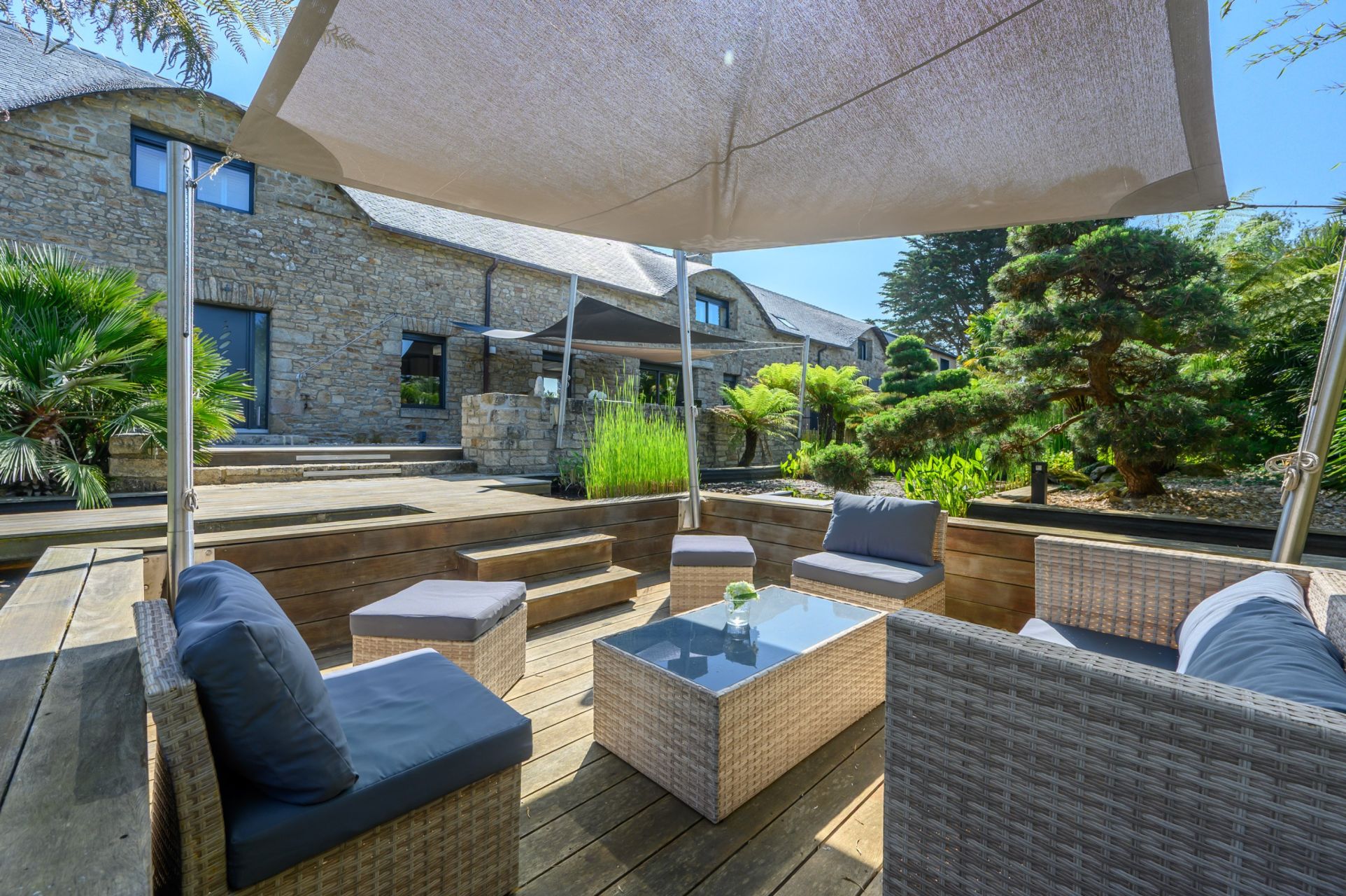 long house 8 Rooms for seasonal rent on BADEN (56870)
