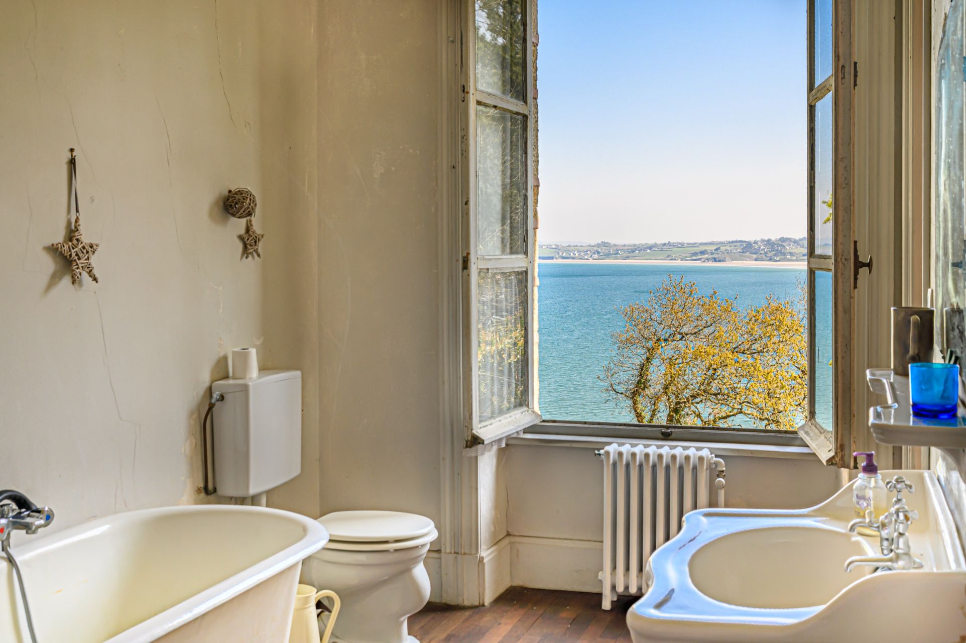 castle 15 Rooms for sale on DOUARNENEZ (29100)