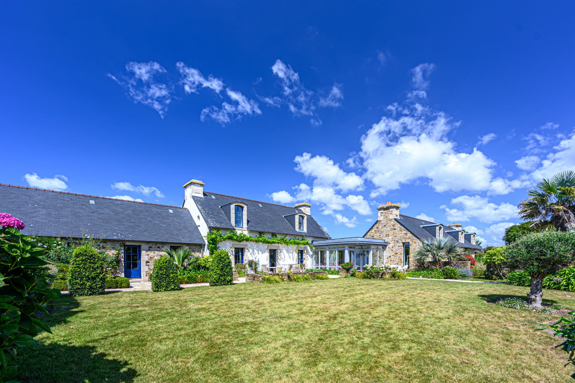 house 9 Rooms for sale on PLONEOUR LANVERN (29720)