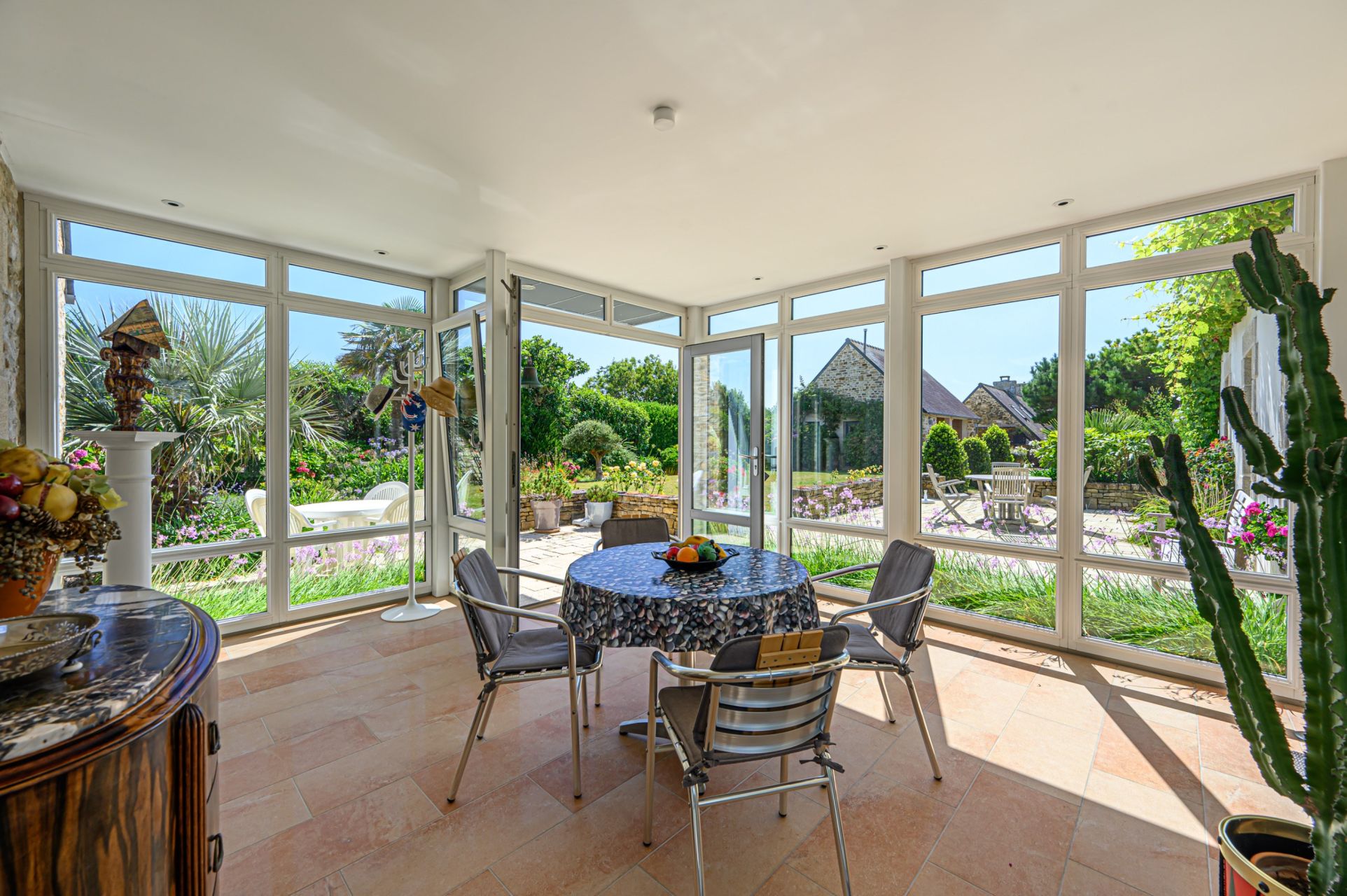 house 9 Rooms for sale on PLONEOUR LANVERN (29720)