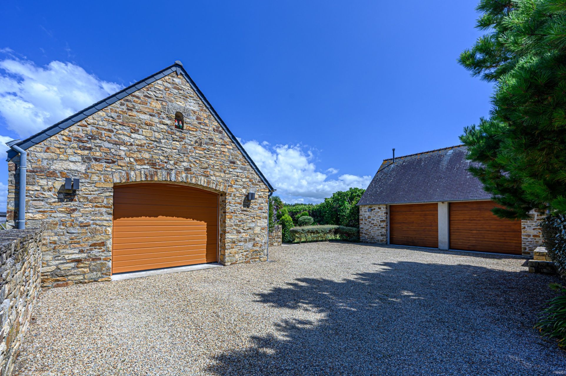 house 9 Rooms for sale on PLONEOUR LANVERN (29720)