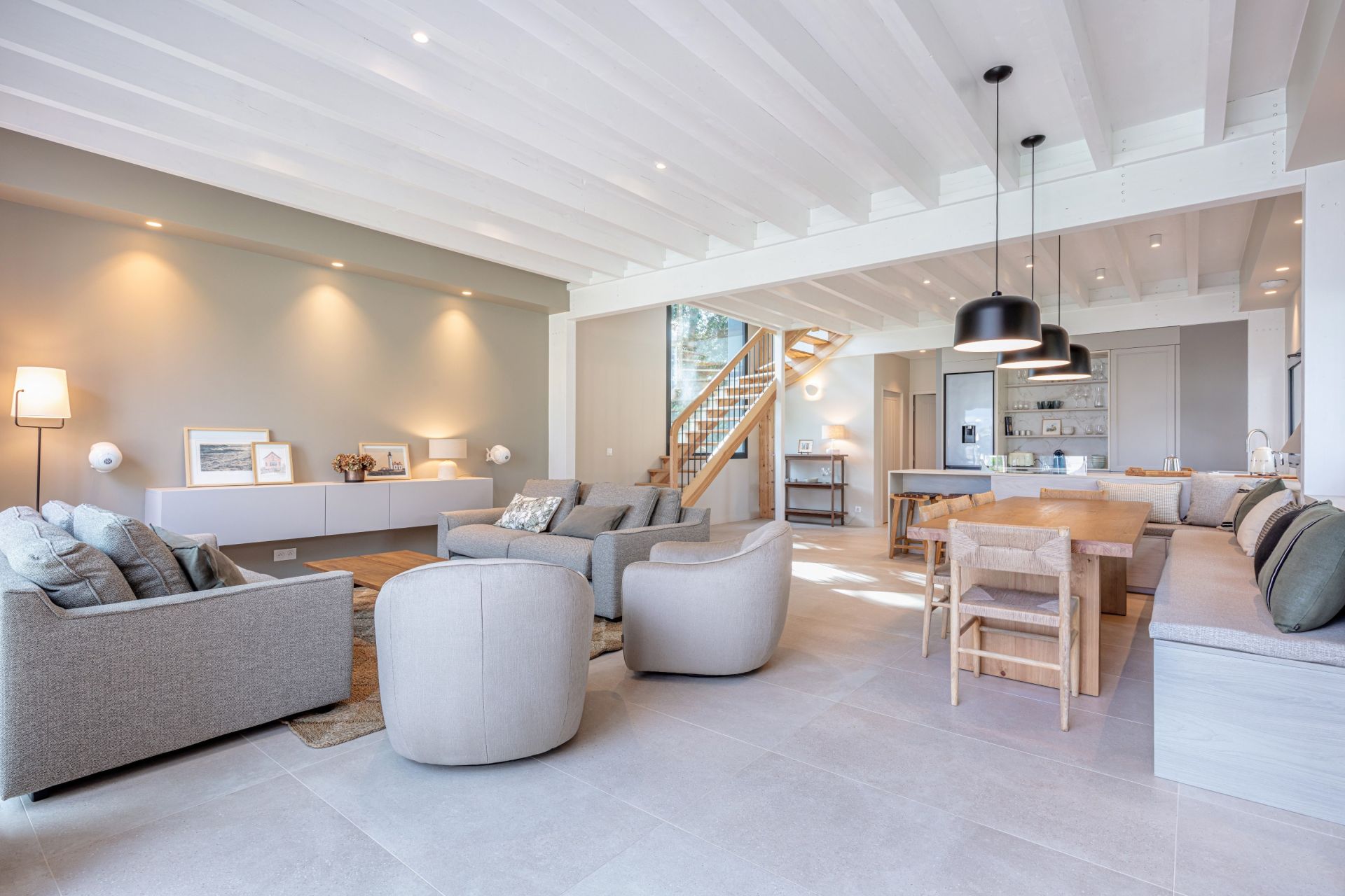 propriété 25 Pièces en location saisonnière sur TREMEOC (29120)