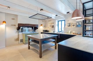 propriété 16 Pièces en location saisonnière sur TREMEOC (29120)