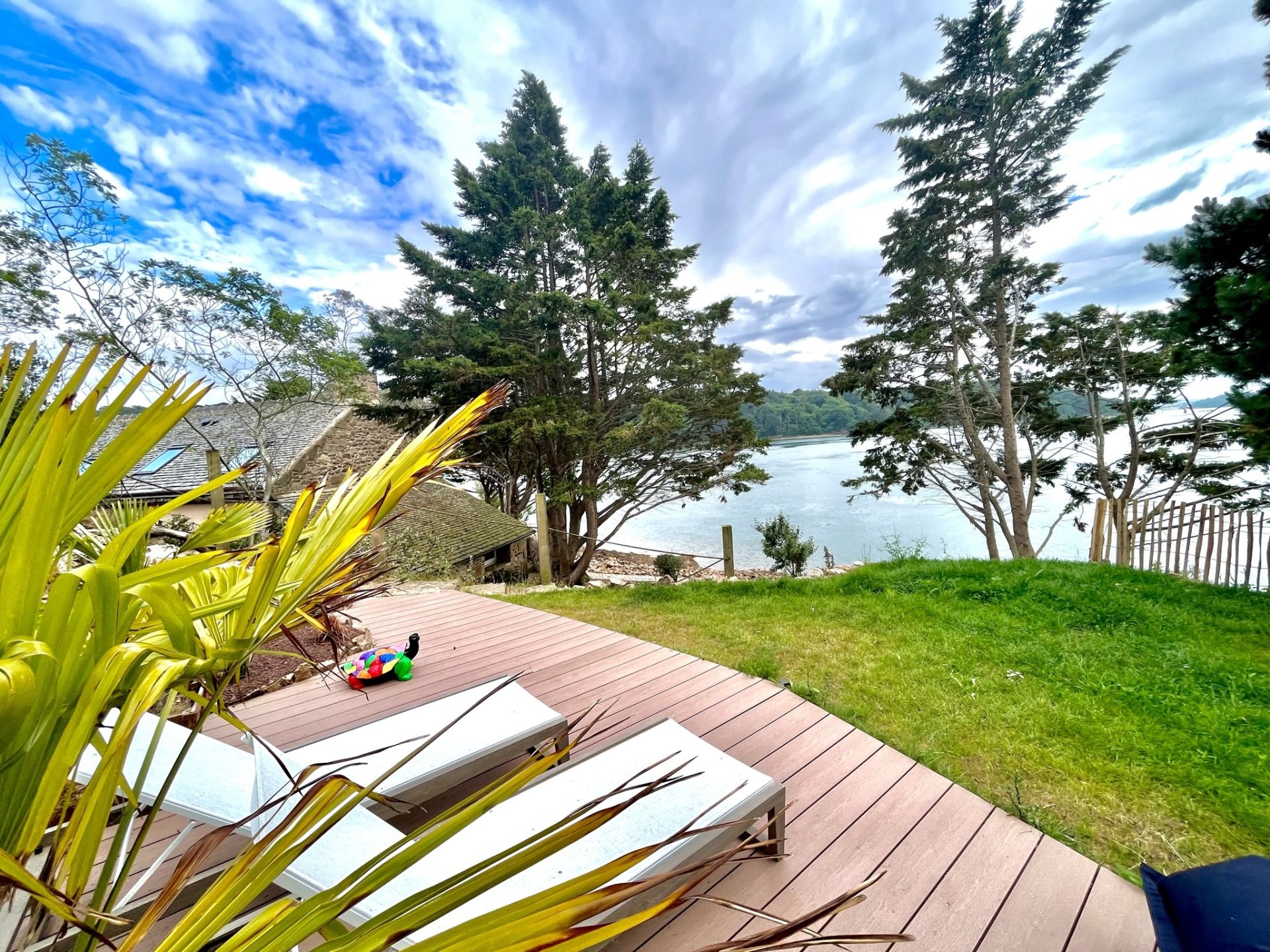 private island for seasonal rent on LEZARDRIEUX (22740)