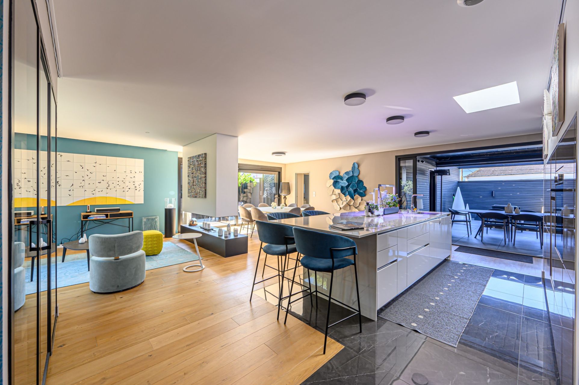 contemporary house 7 Rooms for sale on GUIDEL (56520)