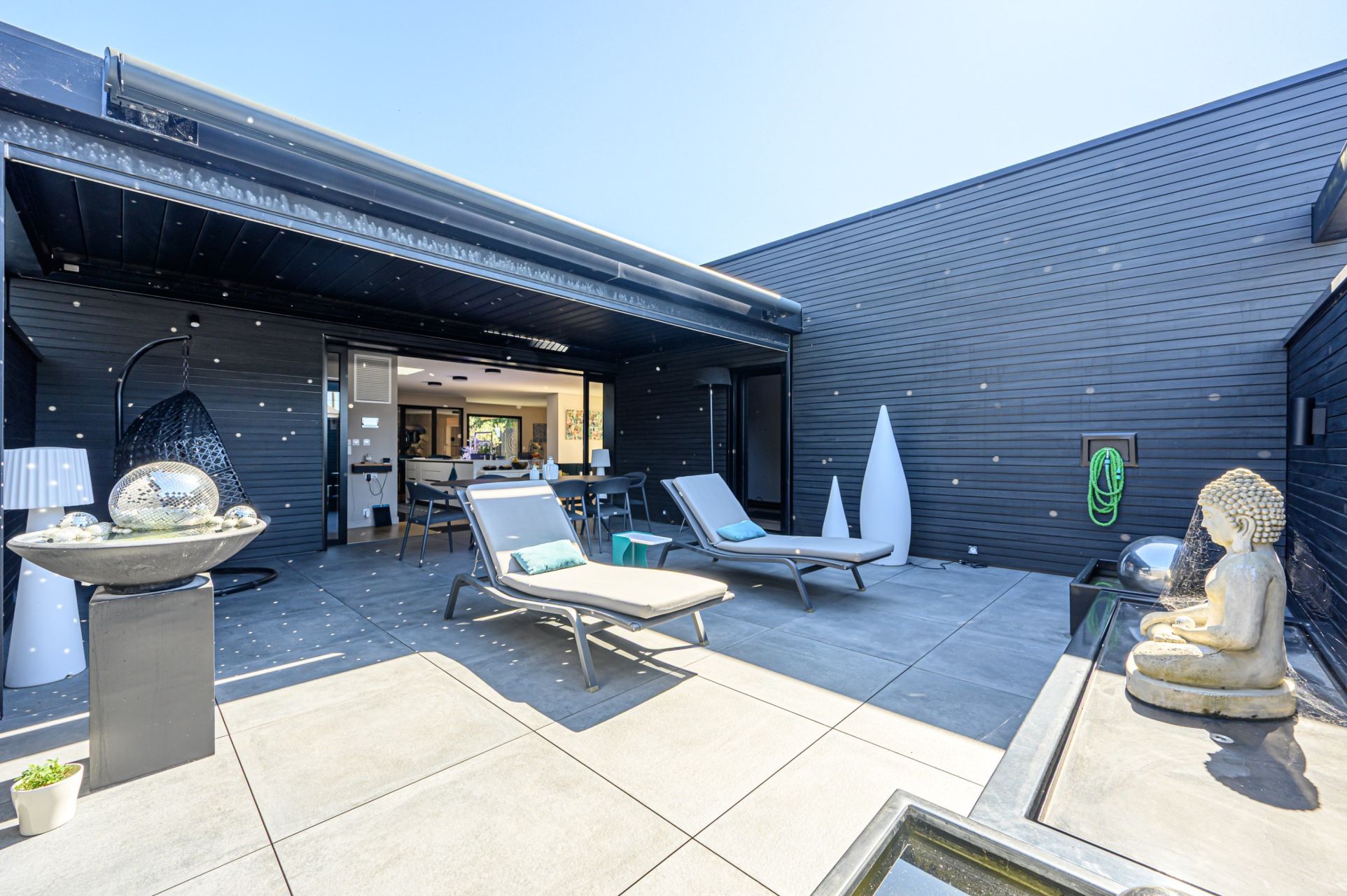 contemporary house 7 Rooms for sale on GUIDEL (56520)