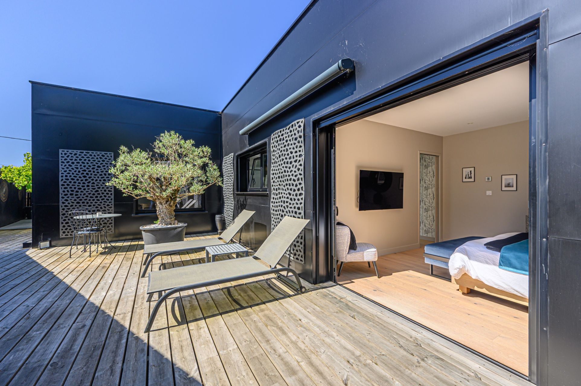 contemporary house 7 Rooms for sale on GUIDEL (56520)