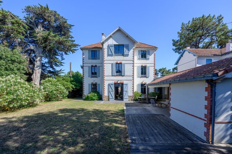house 9 Rooms for sale on PORNICHET (44380)