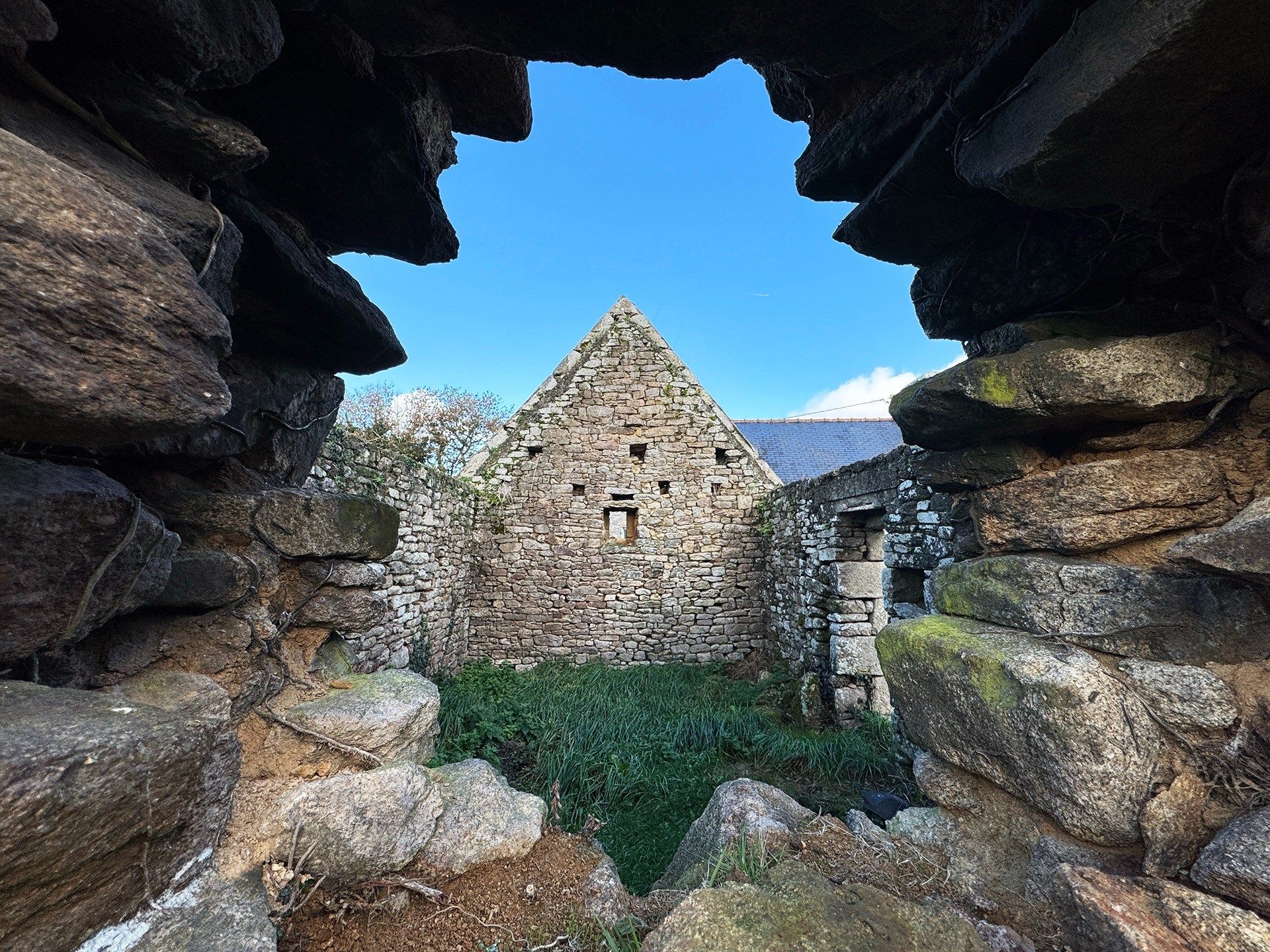 corps de ferme 11 Pièces en vente sur GUILER SUR GOYEN (29710)