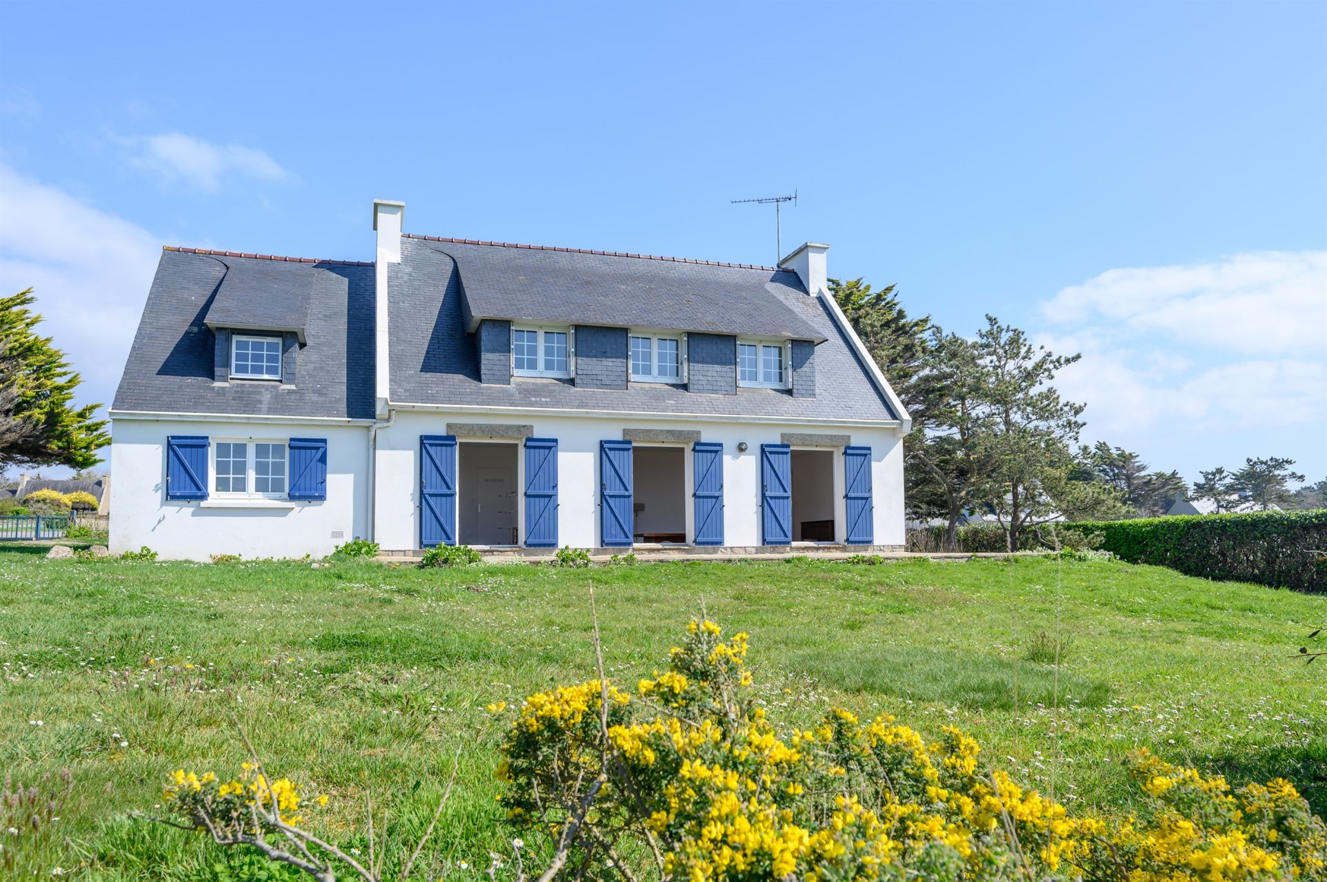 house 8 Rooms for sale on TREGUNC (29910)