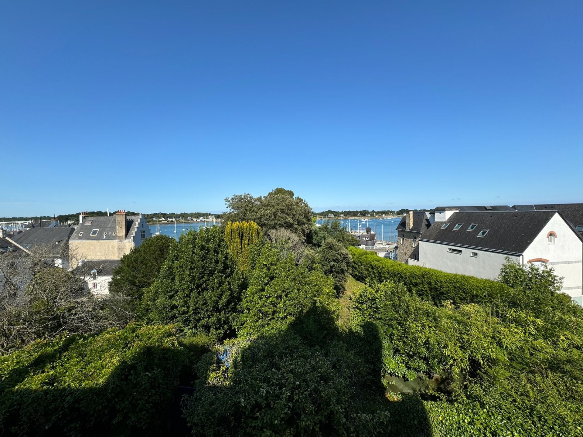 house 11 Rooms for sale on LA TRINITE SUR MER (56470)