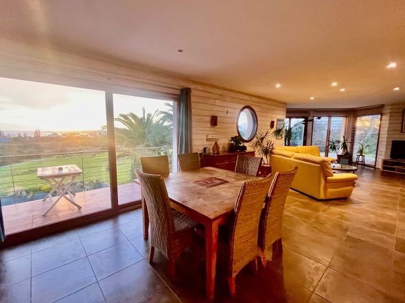 Sale House Plouhinec 7 Rooms 216 m²