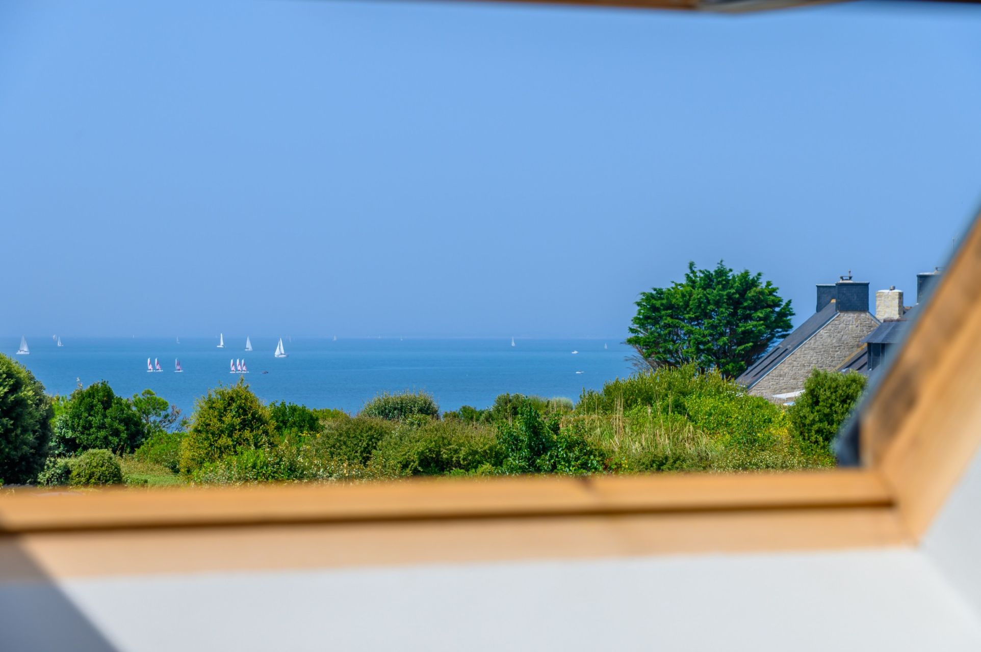 contemporary house 6 Rooms for sale on ARZON (56640)