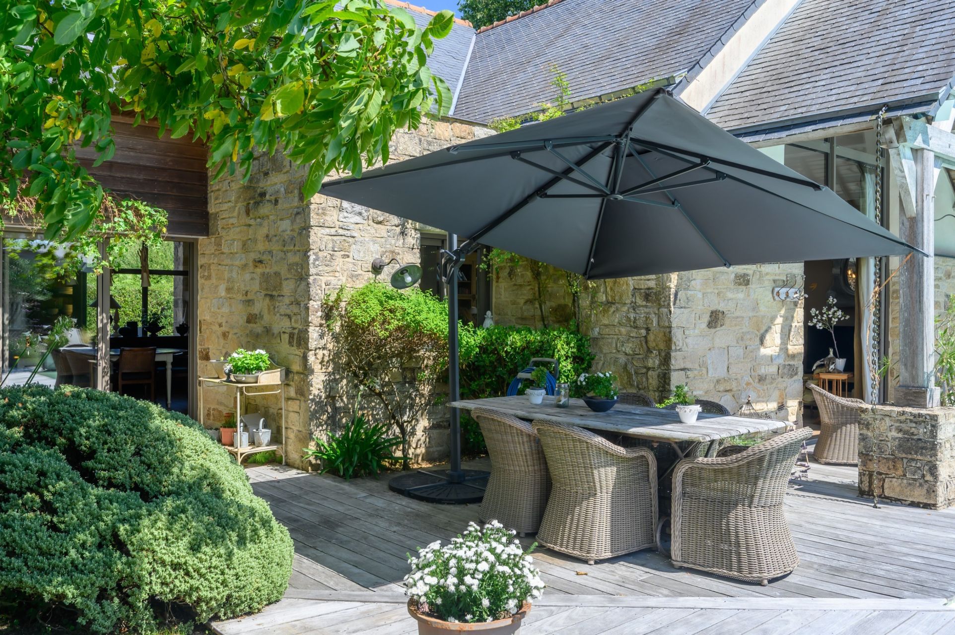 contemporary house 7 Rooms for sale on VANNES (56000)