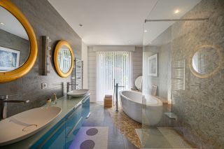 house 9 Rooms for sale on PLOUHINEC (56680)