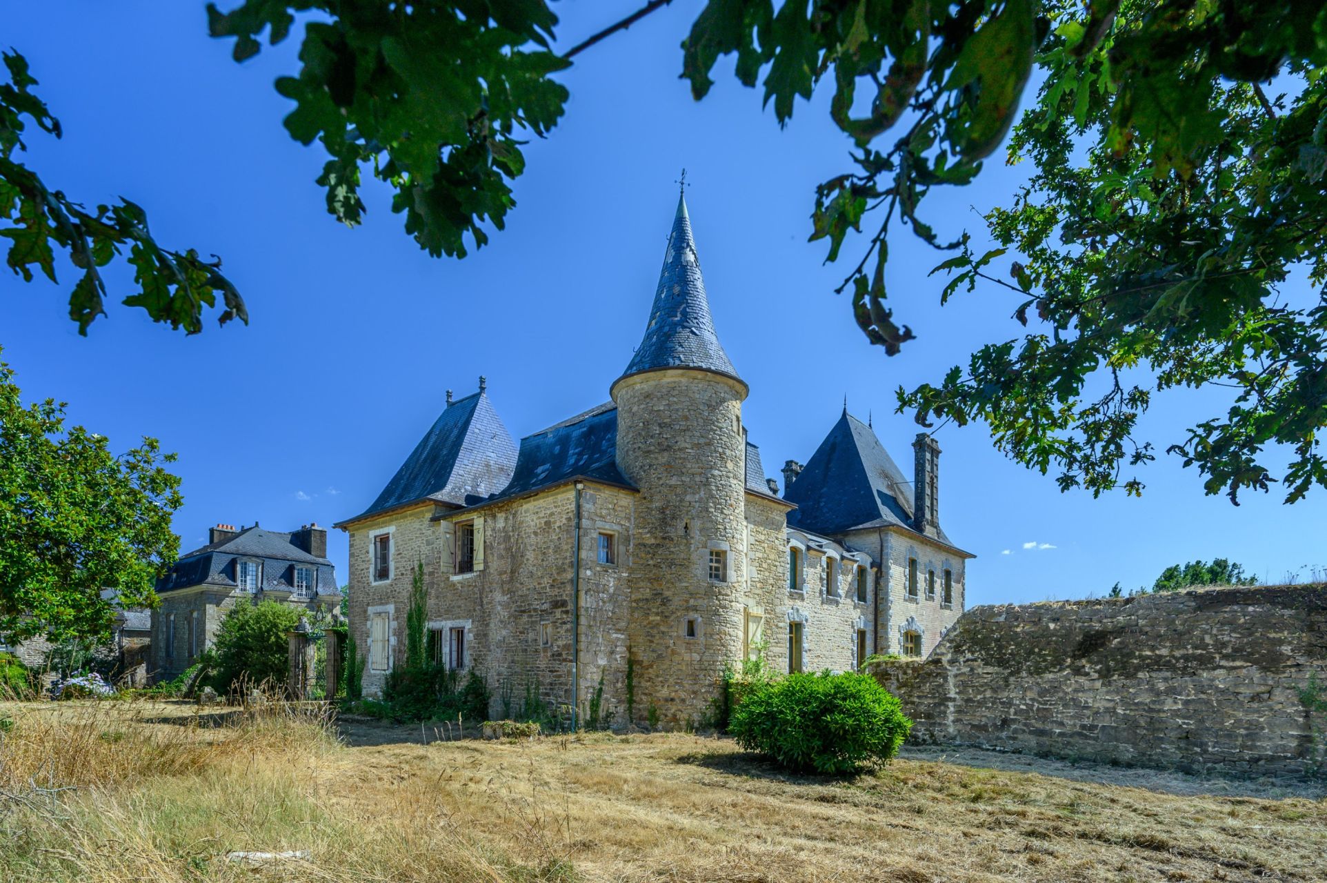 manoir 20 Pièces en vente sur PLUNERET (56400)