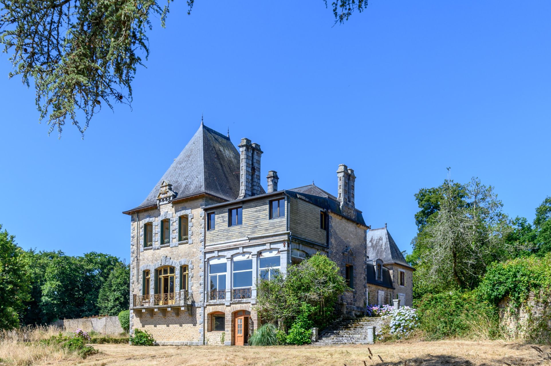 manoir 20 Pièces en vente sur PLUNERET (56400)