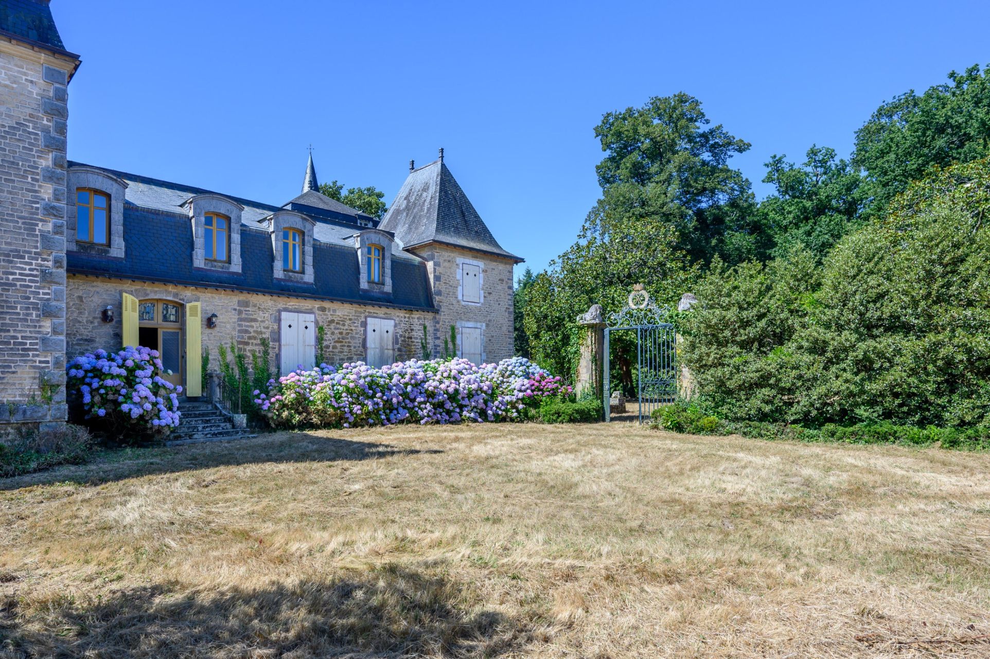 manoir 20 Pièces en vente sur PLUNERET (56400)