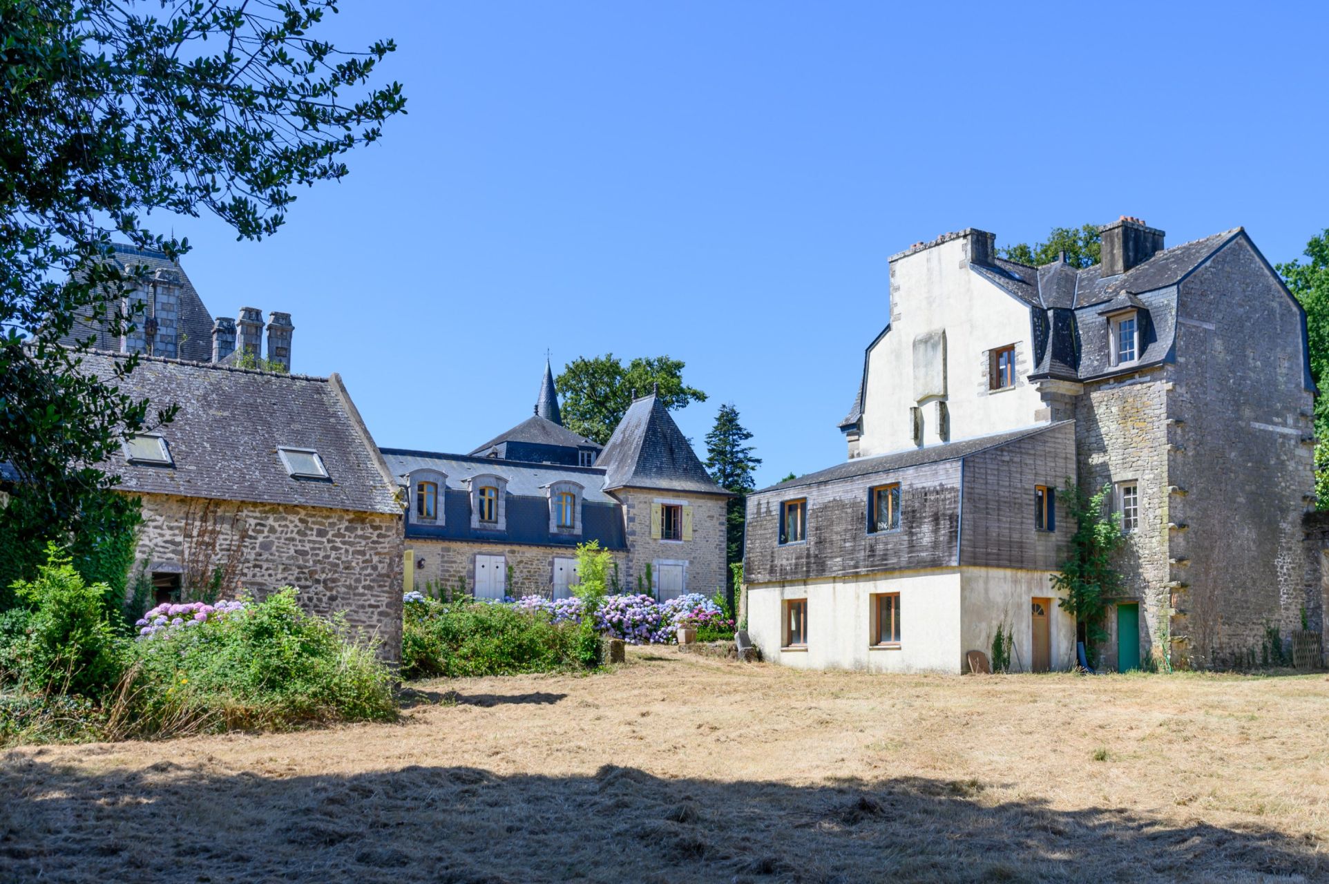 manoir 20 Pièces en vente sur PLUNERET (56400)