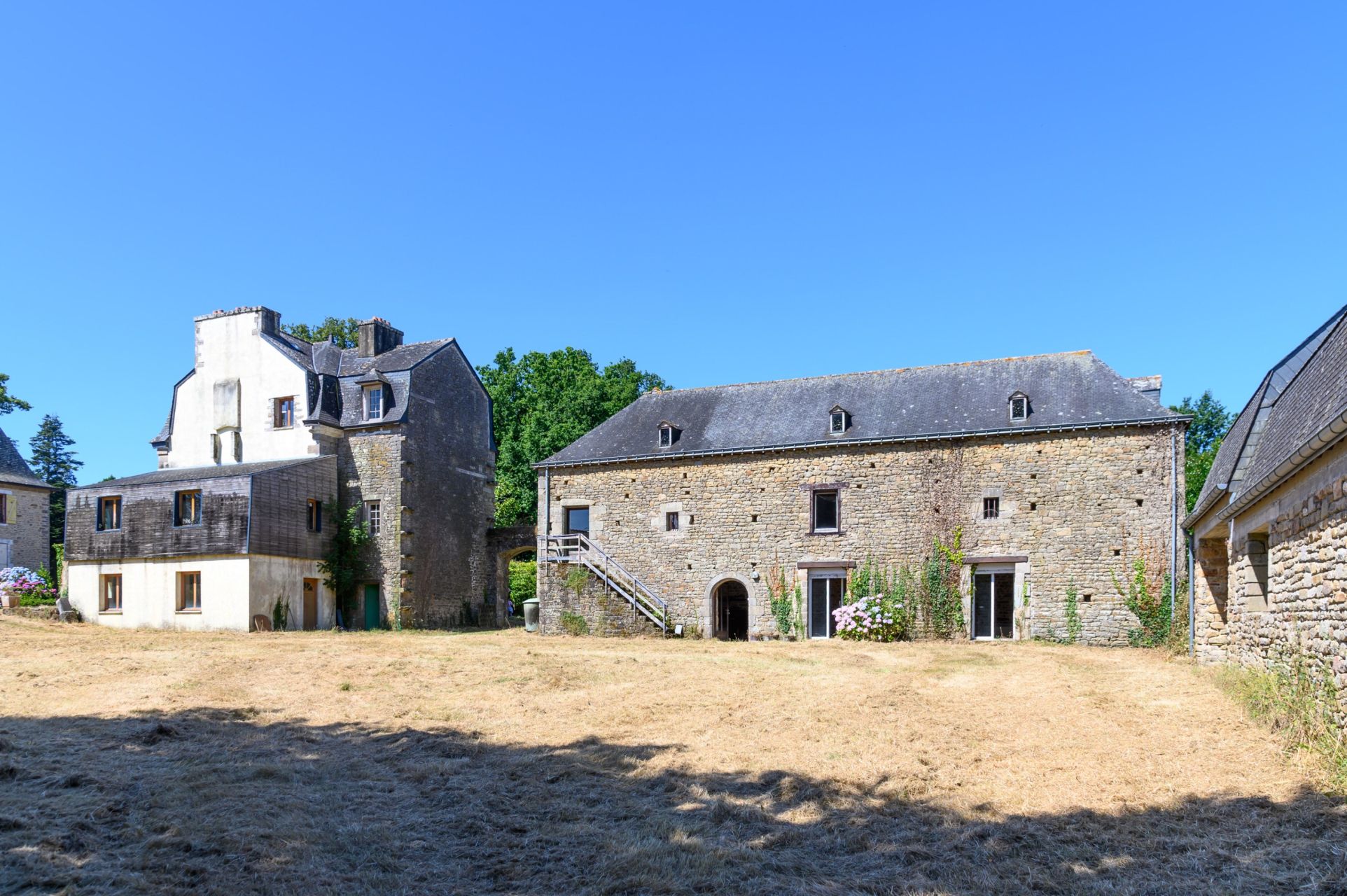manoir 20 Pièces en vente sur PLUNERET (56400)