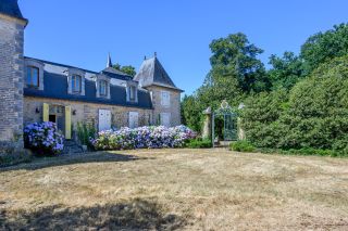 manoir 20 Pièces en vente sur PLUNERET (56400)