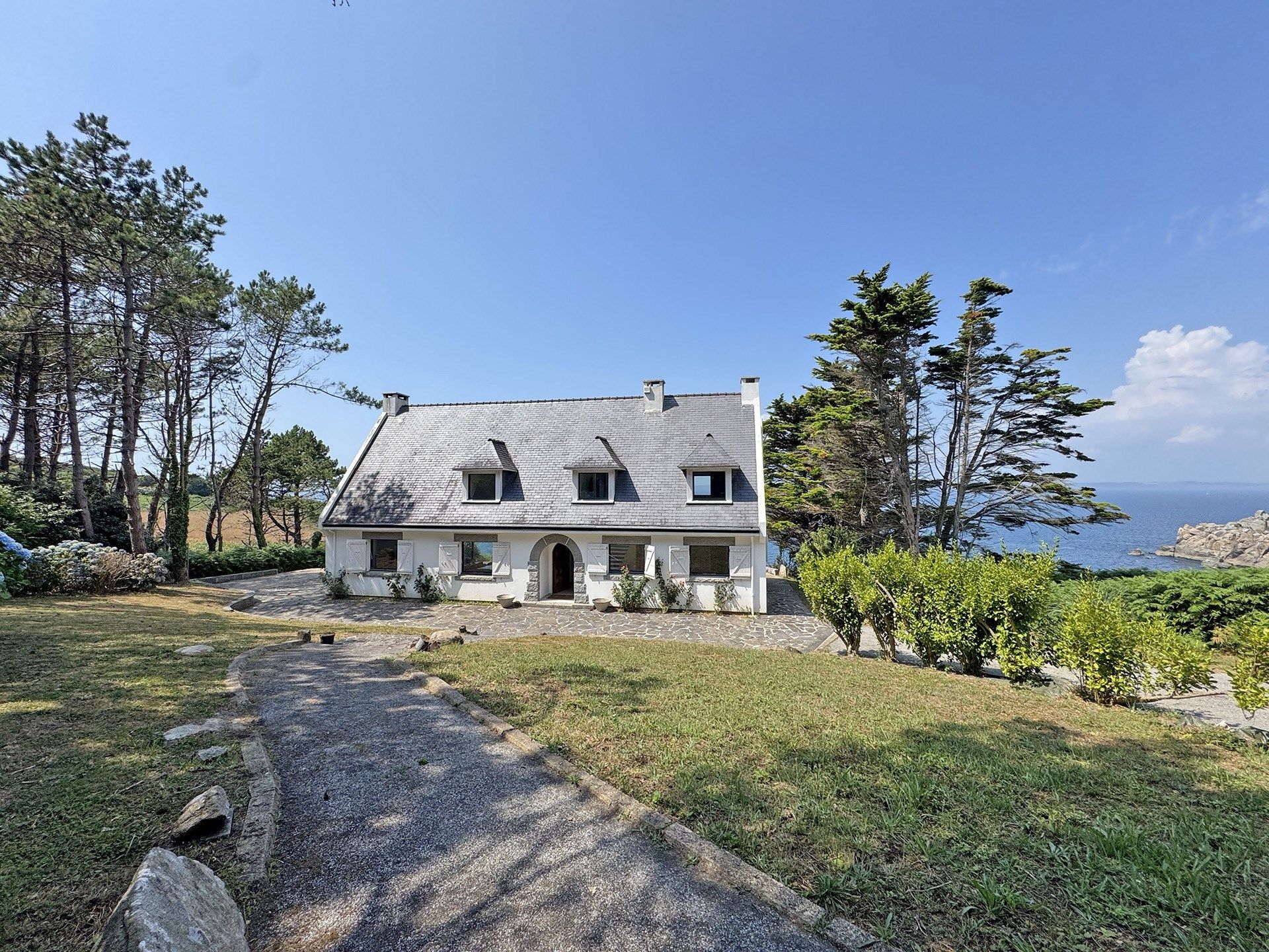 maison 8 Pièces en vente sur POULLAN SUR MER (29100)